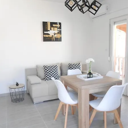 With Parking Space Okrug Gornji, Ciovo - 13859 Apartamento *