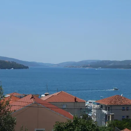 Апартаменти With Parking Space Okrug Gornji, Ciovo - 13859 *